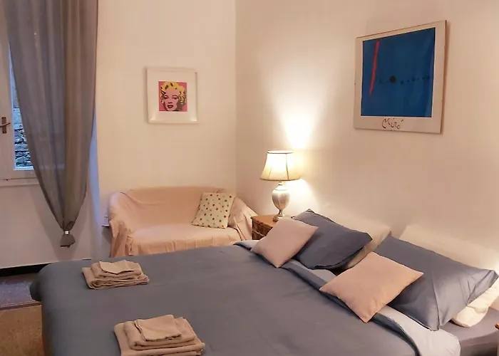 Central Chic Apartment